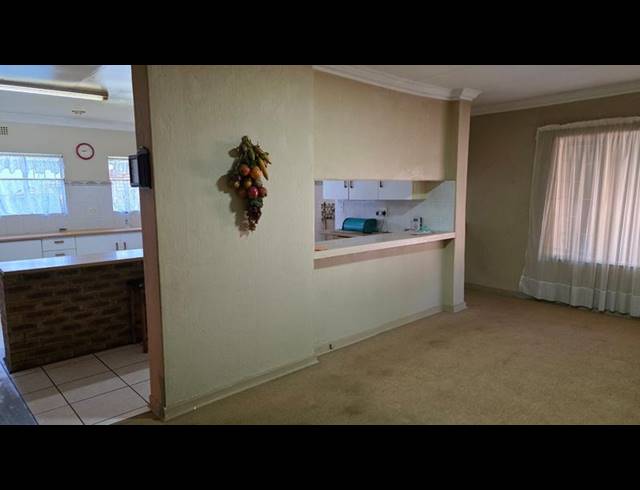 4 BEDROOM HOUSE FOR SALE IN STRUBENSVALLEI